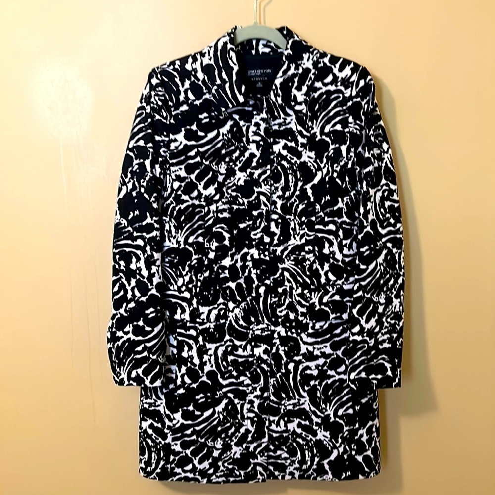 Jones New York Black and White Light Coat Fully Lined Size M